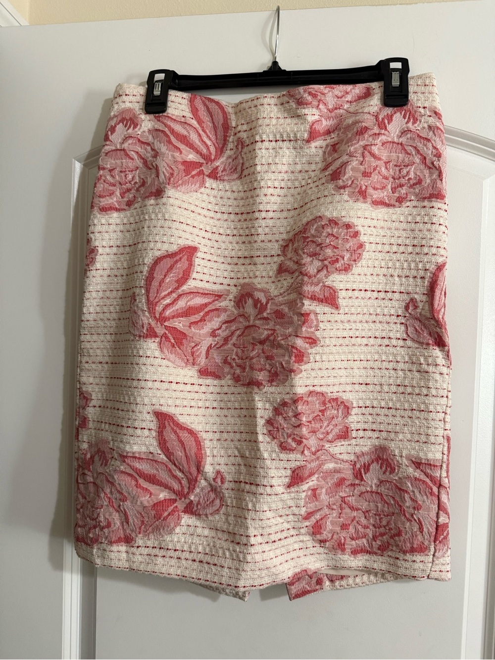 Ann Taylor Cream Pencil Skirt with Pink Floral Jacquard